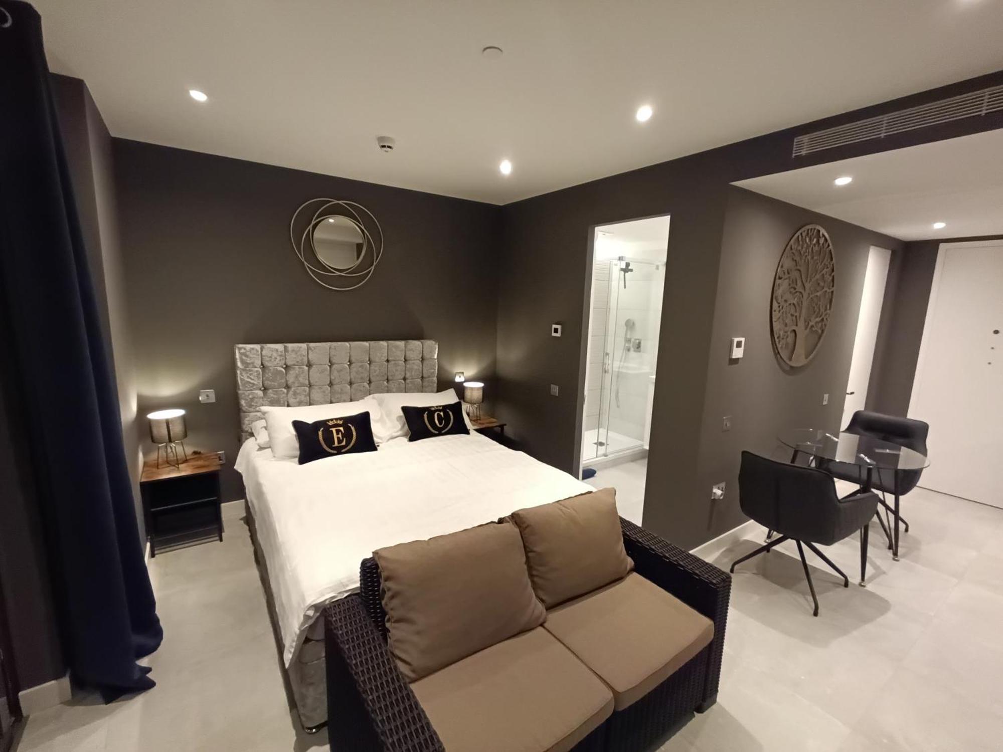 Brand New - Highest In Located In Eurocity - Large Pool - Ocean Views - Balcony - Free Parking - And Short Let In Apartment *