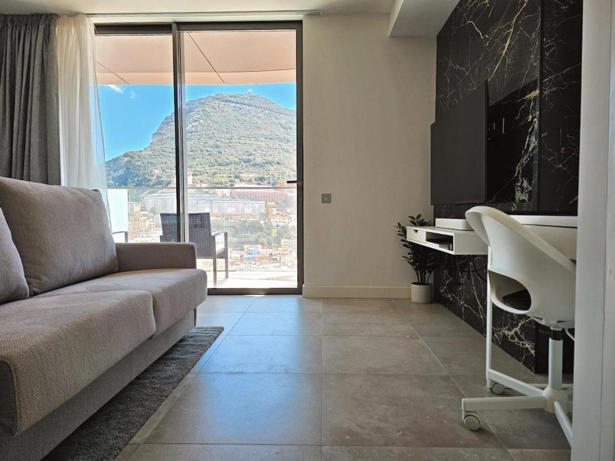 18th Floor Luxury * Gibraltar