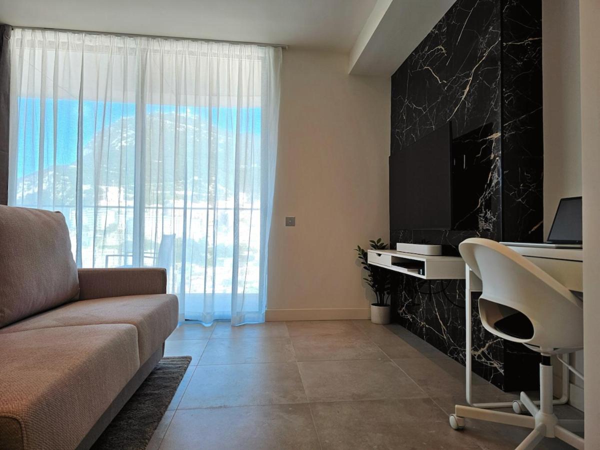 18th Floor Luxury Apartment Gibraltar