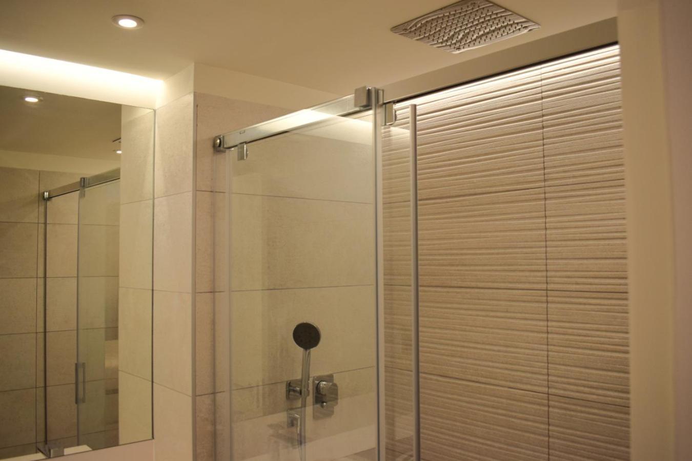20th Floor 1 Bedroom Retreat Apartment *