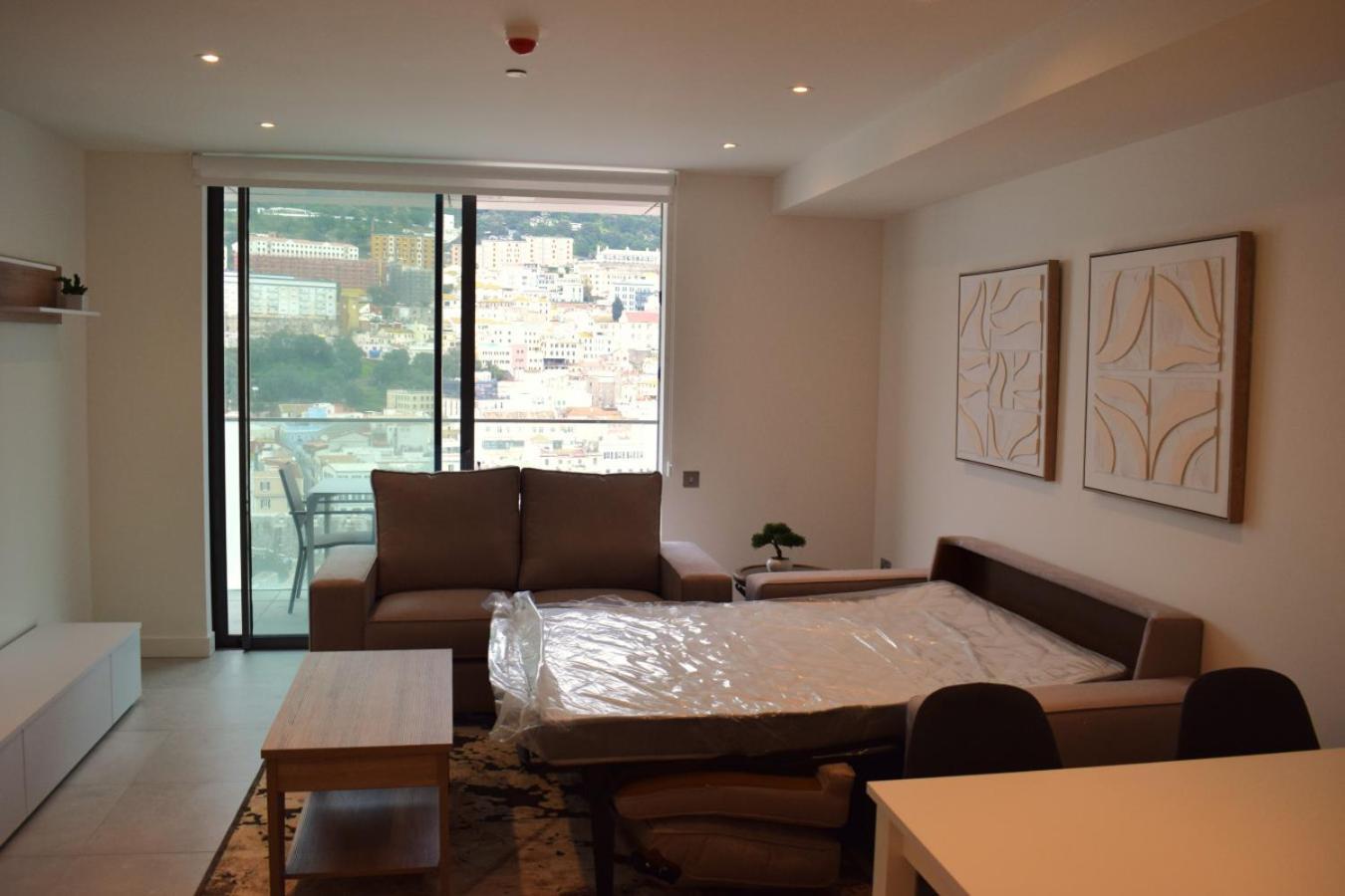 15th Floor Pool Retreat Apartment *