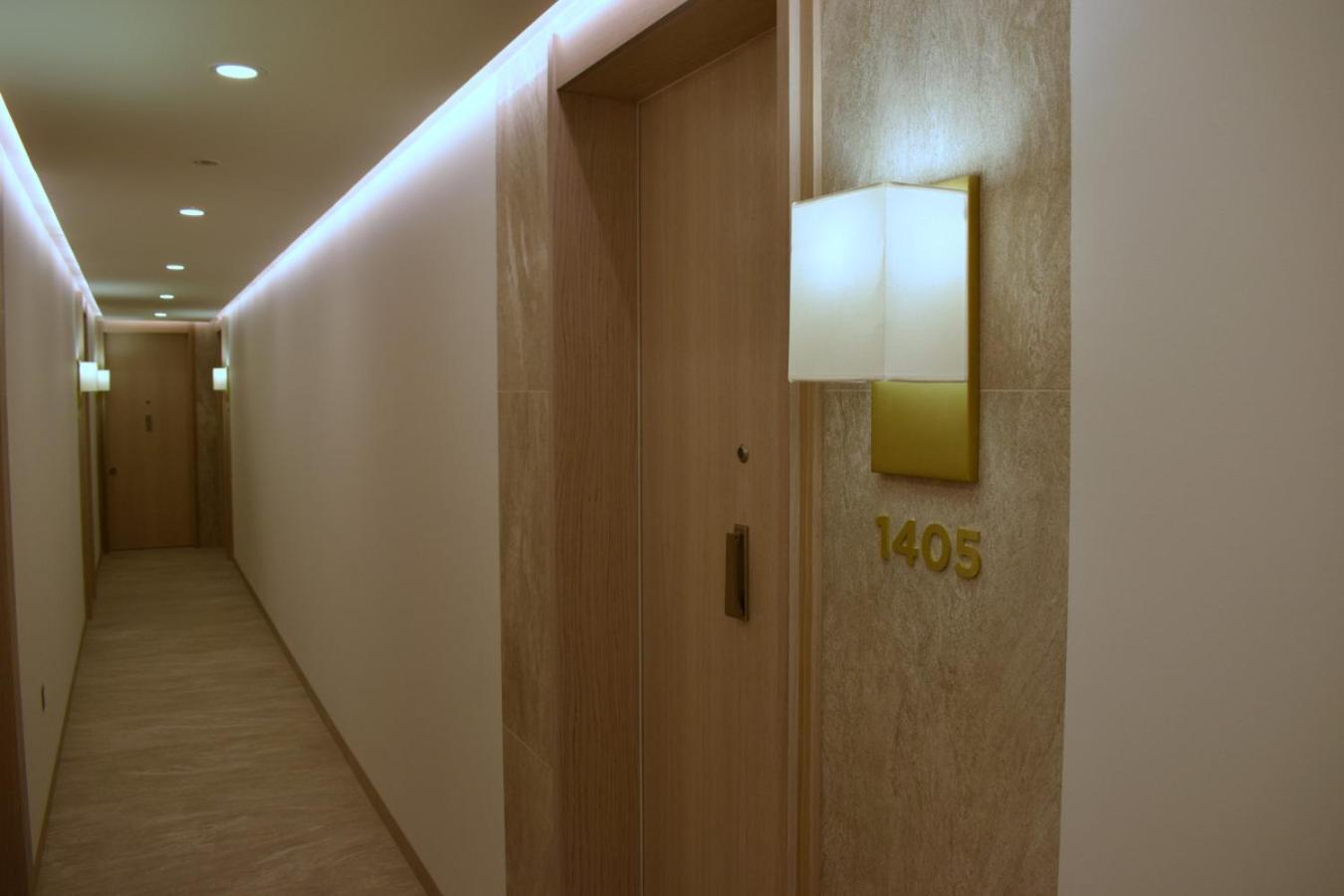 Views Of The Rock 14th Floor