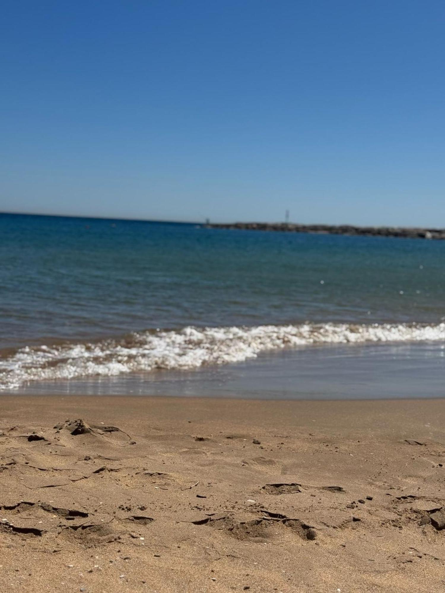 Beachfront Sunrise Sands Retreat,