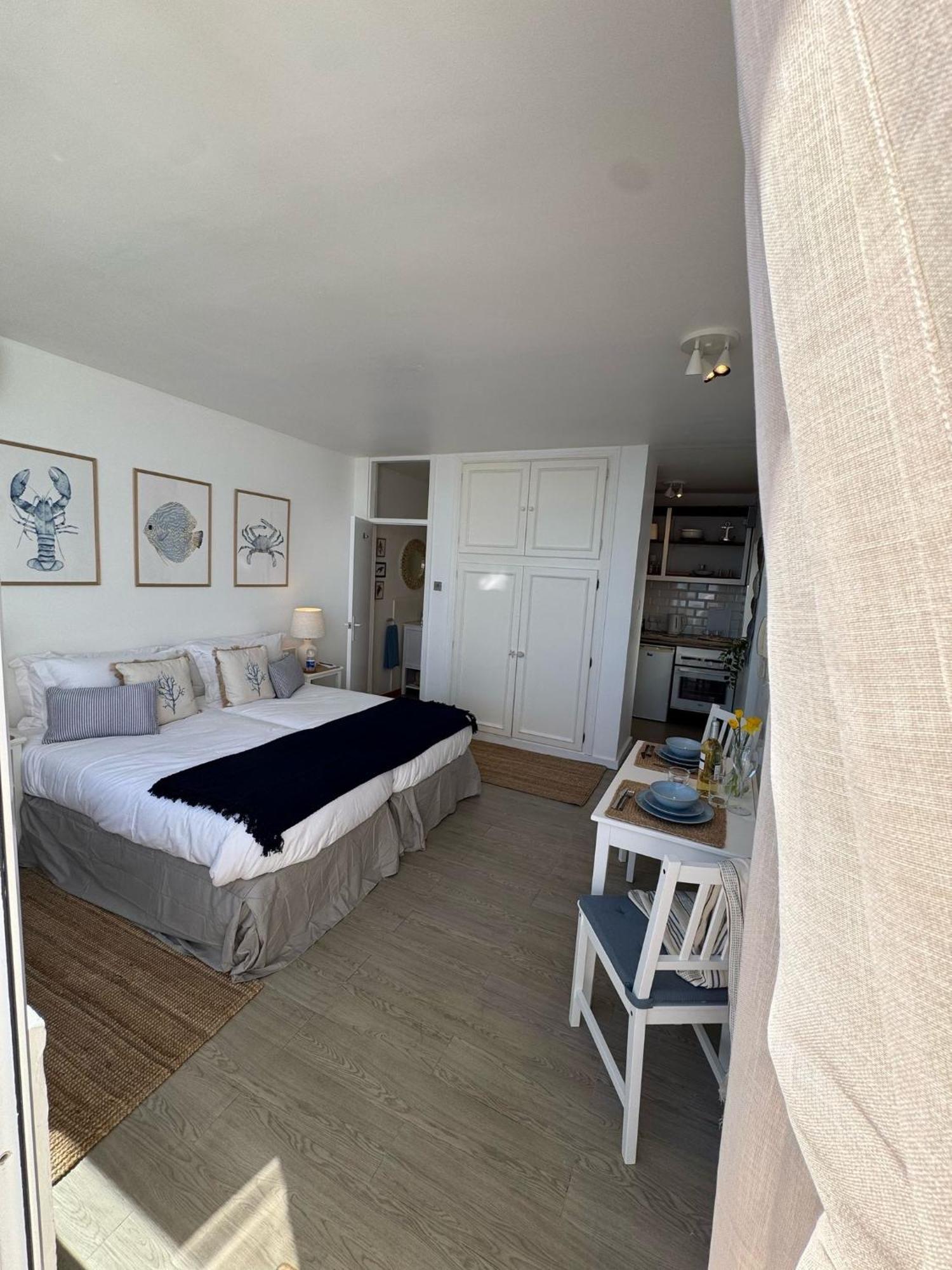Beachfront Sunrise Sands Retreat, Apartment Gibraltar
