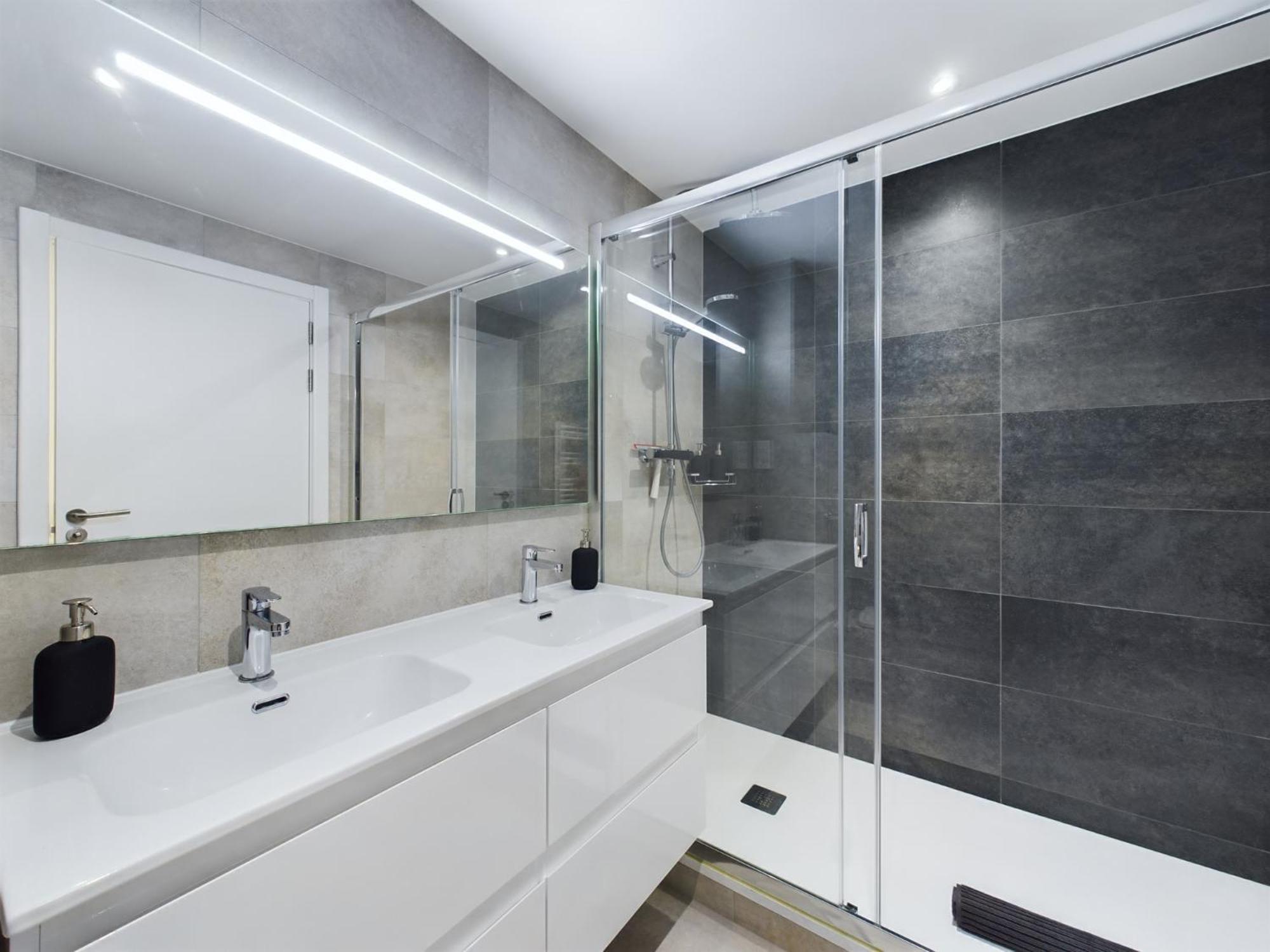 E1 Studios, Sea & Views, High Floor Căn hộ