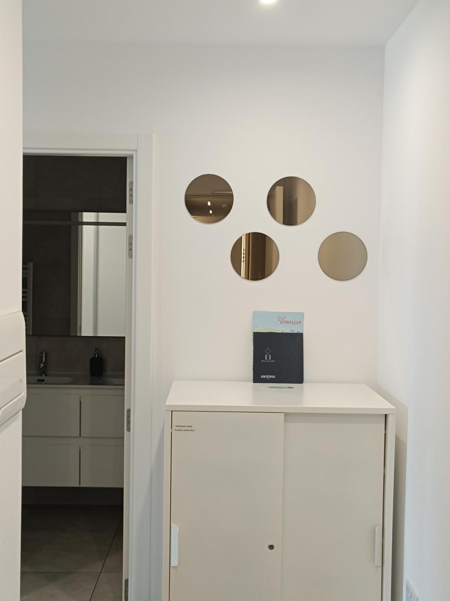 E1 Studios, Sea & Views, High Floor