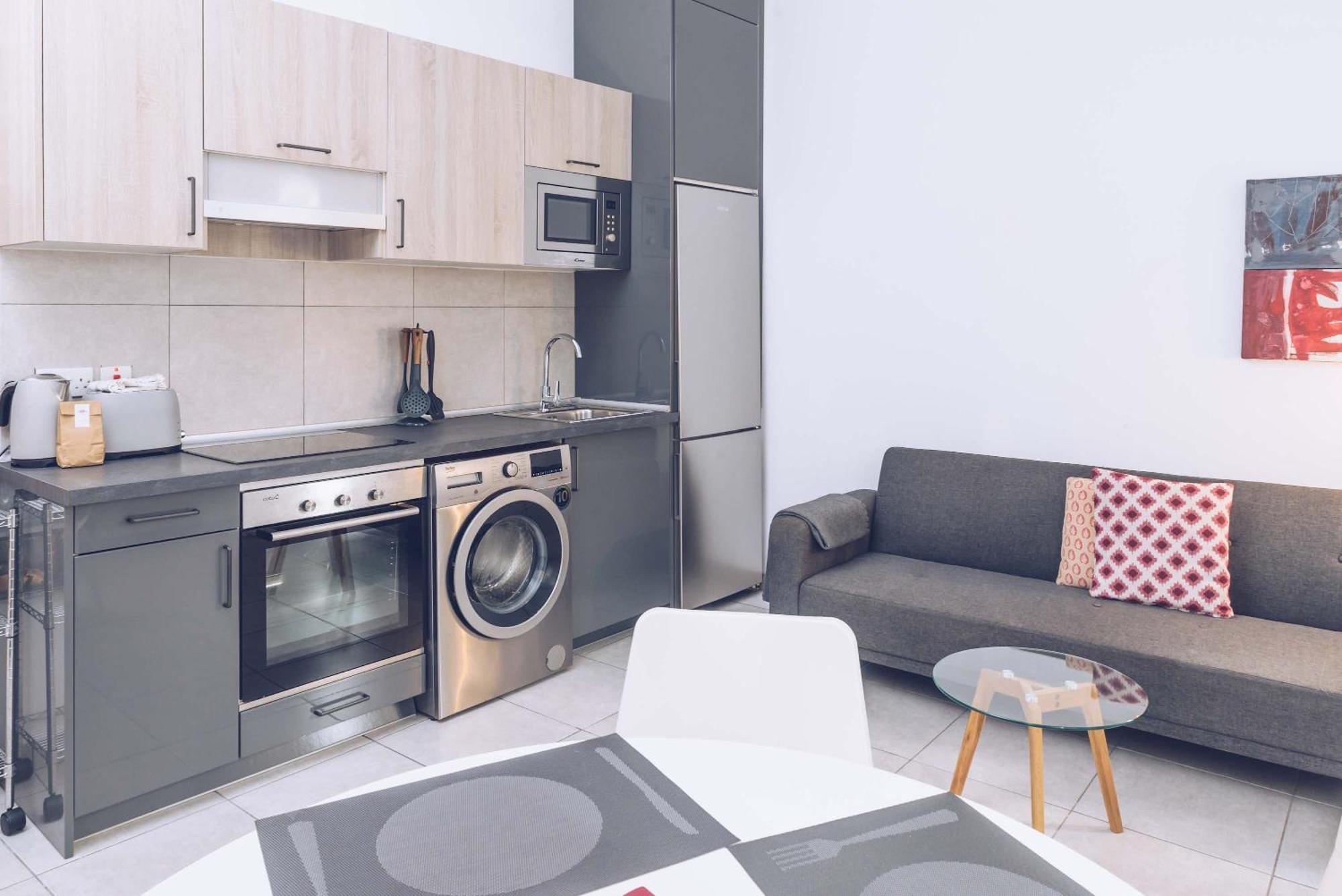 2br And 2ba In The Zoko Cozy And Convenient
