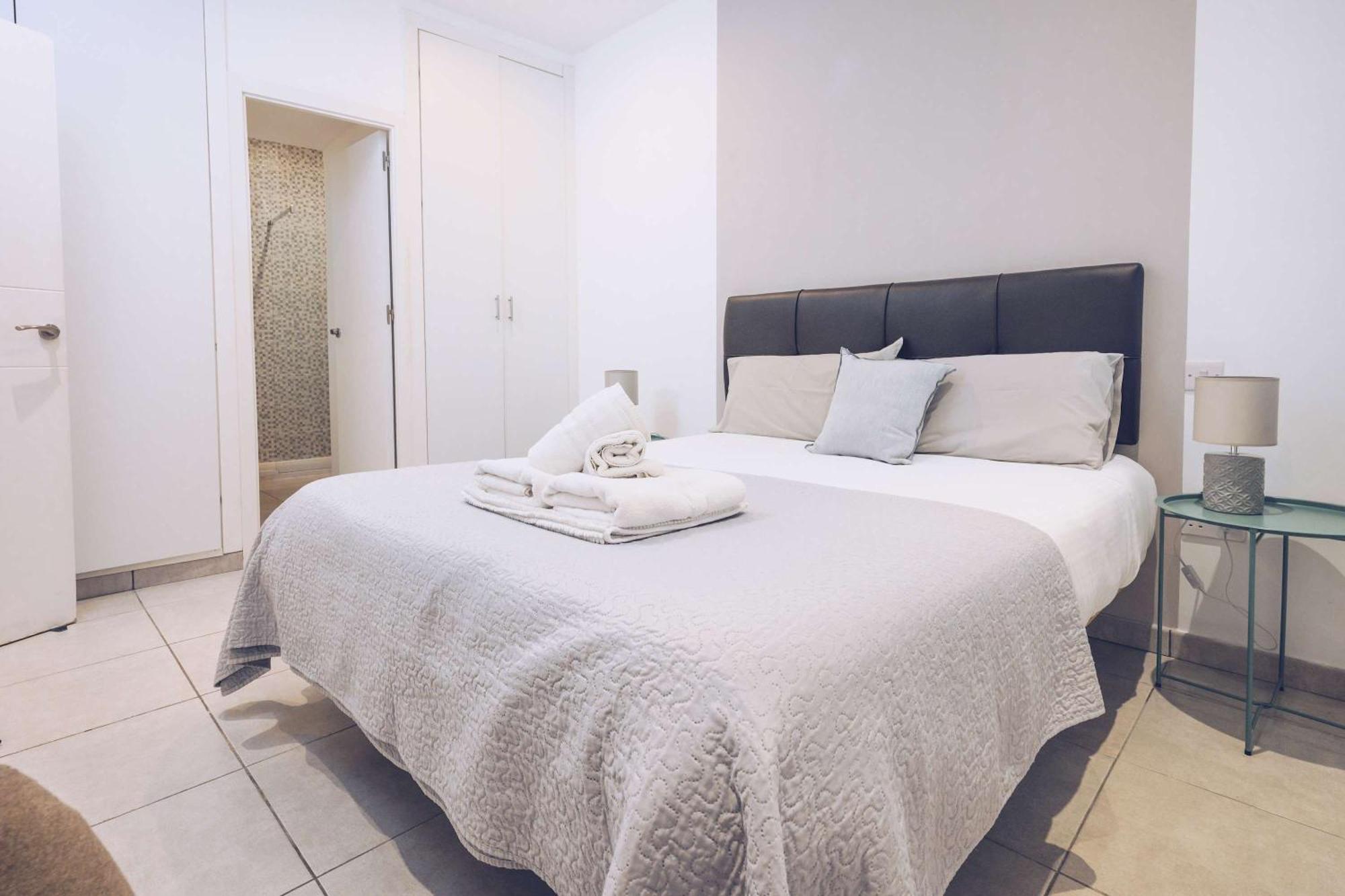 2br In The Zoko Contemporary And Convenient * Gibraltar