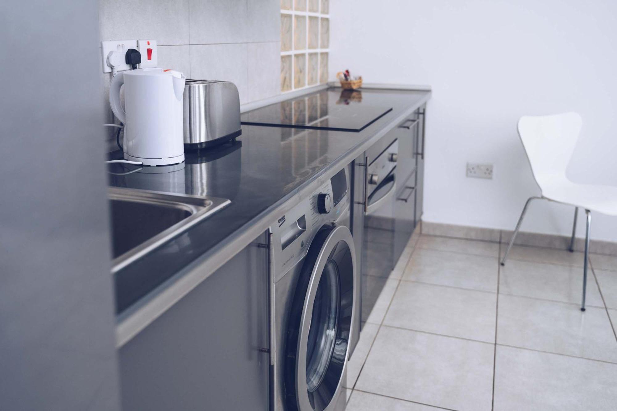2br In The Zoko Contemporary And Convenient Apartment *
