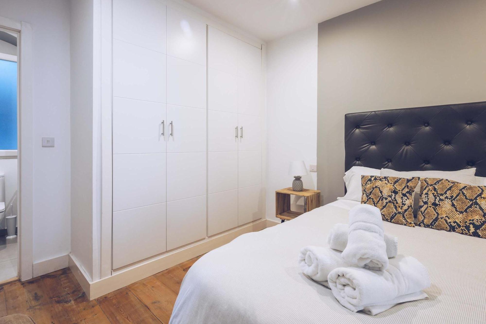 Stunning 2-br In The Nook With Lift Access And Prime Location