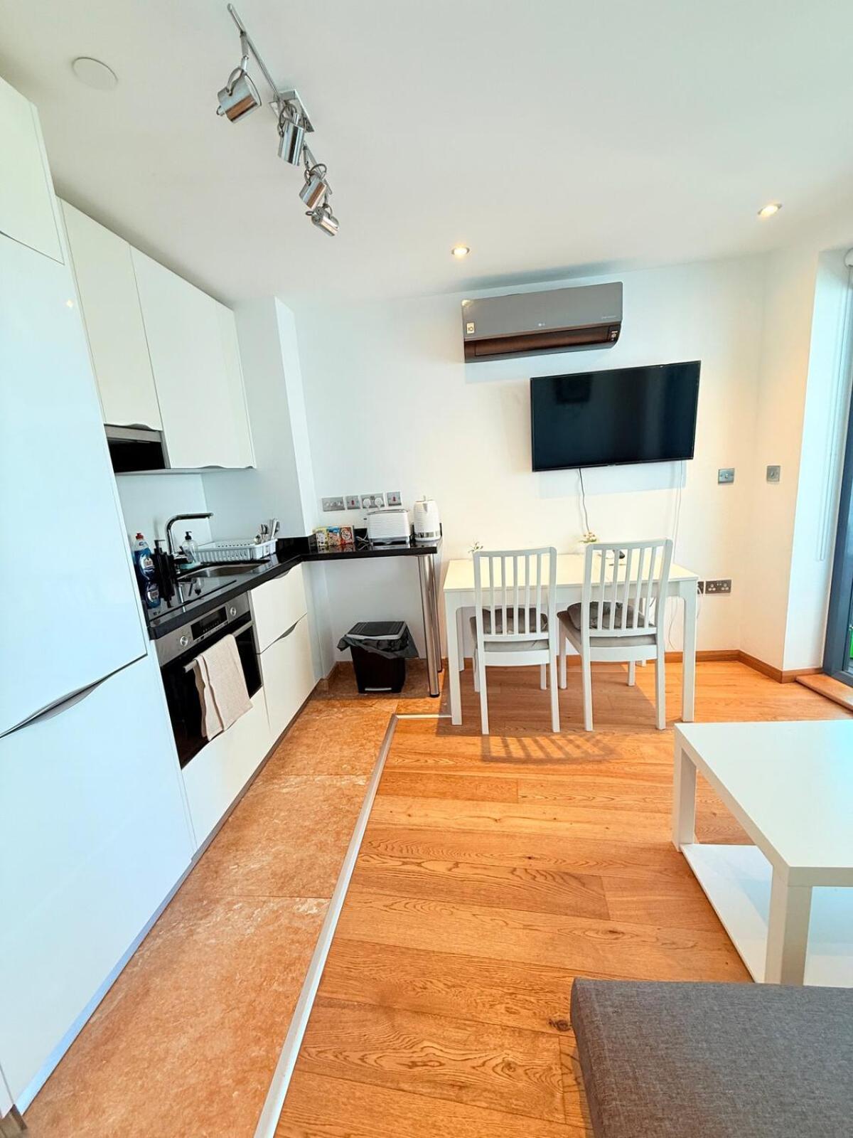 Ocean Plaza Apartment *