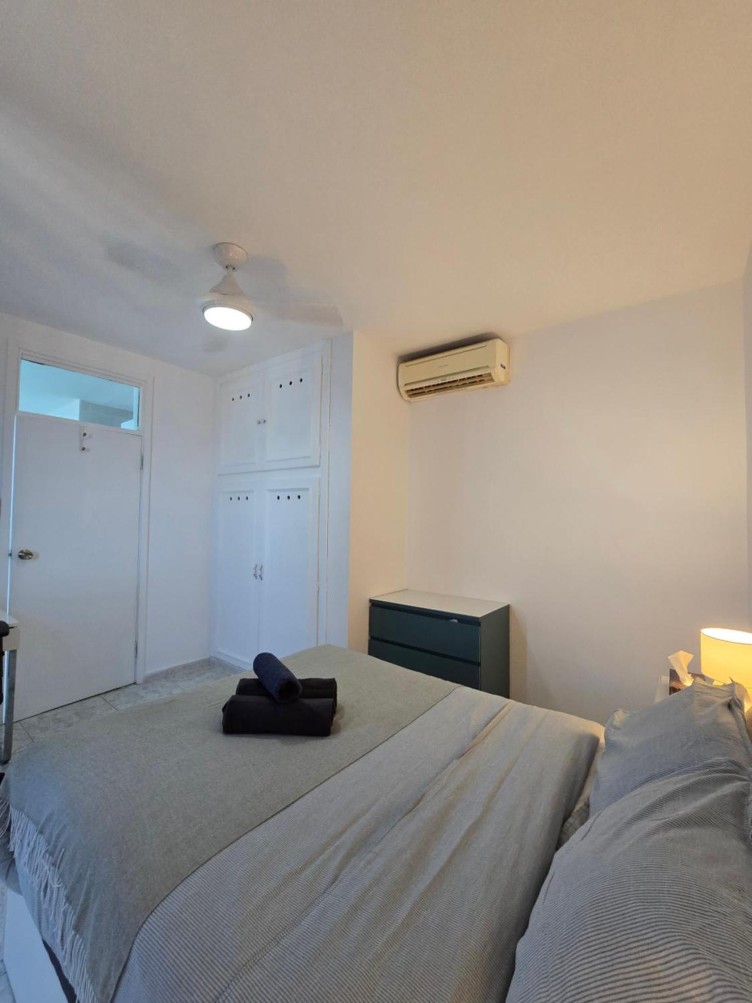 New! Beachfront Apartment, Sleeps 3 *