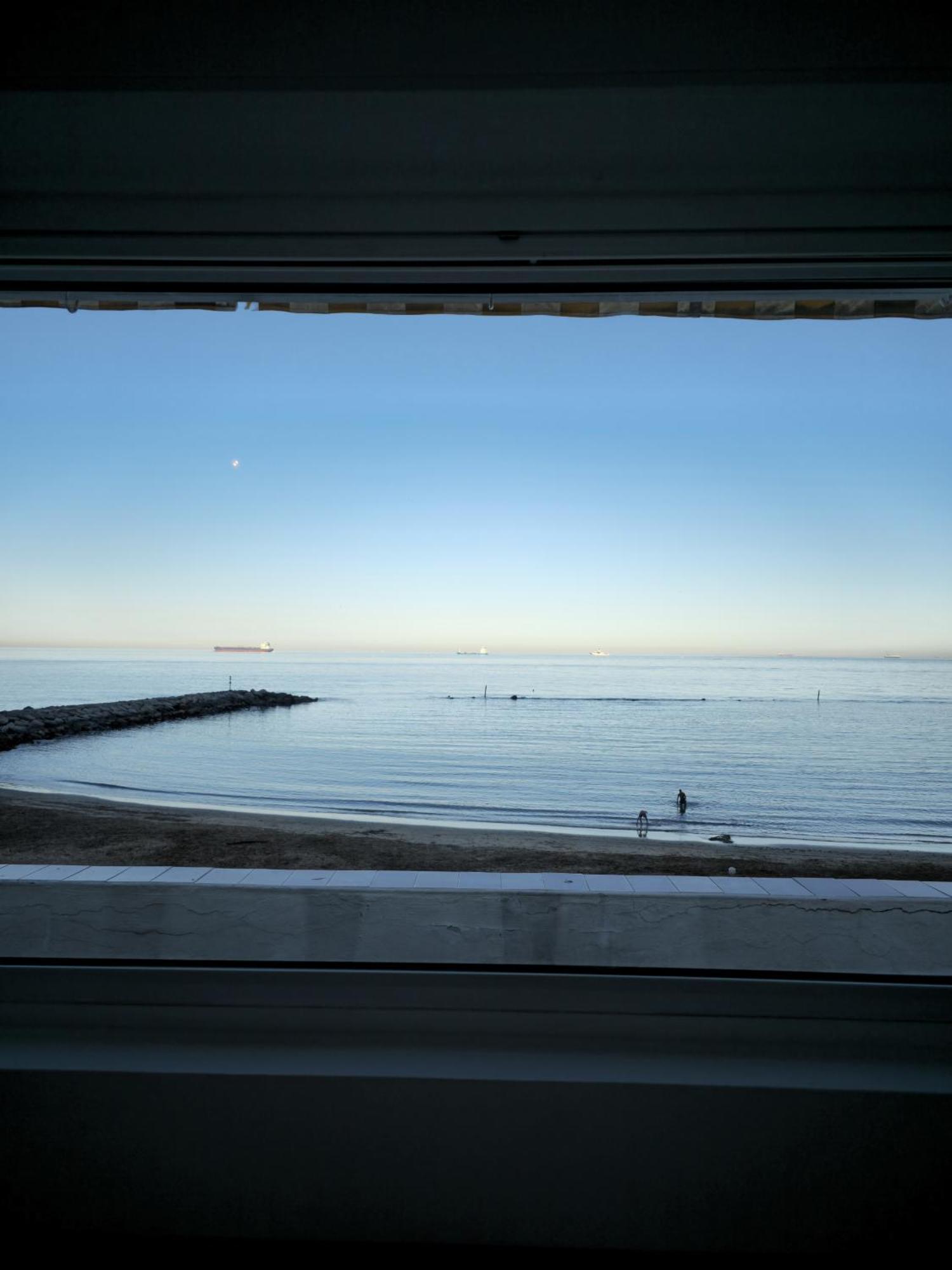 New! Beachfront Apartment, Sleeps 3