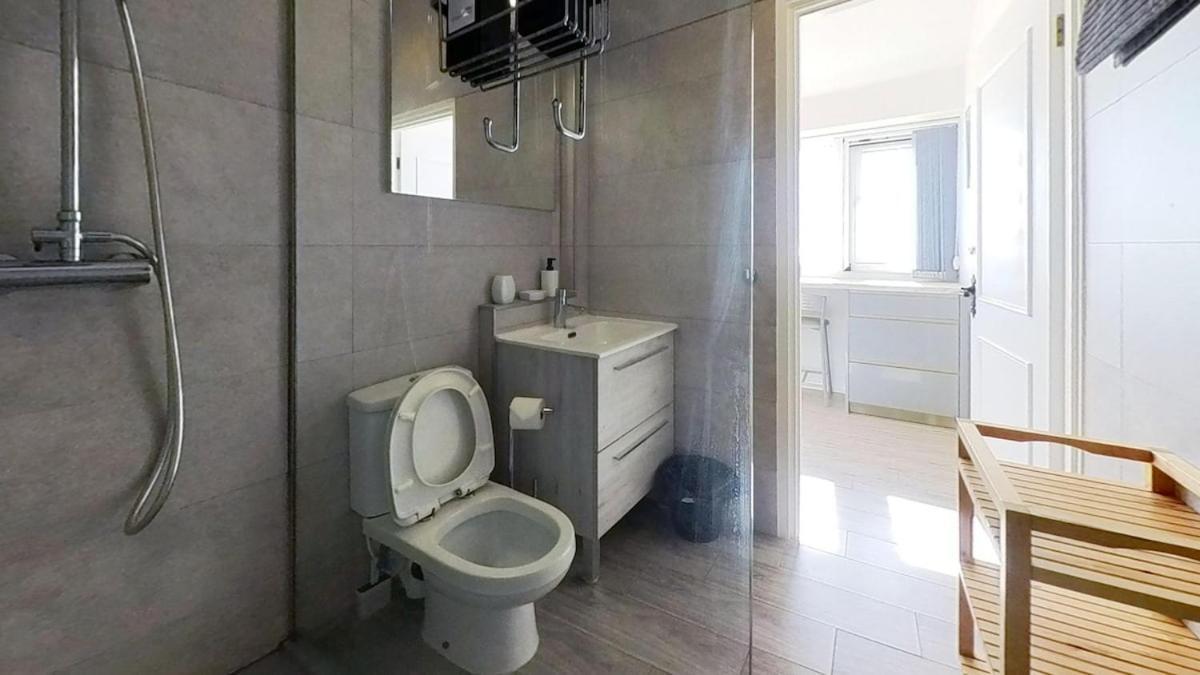 Apartamento New Sunrise Beachfront Apartment, 4 Guest, Over 50s Only *