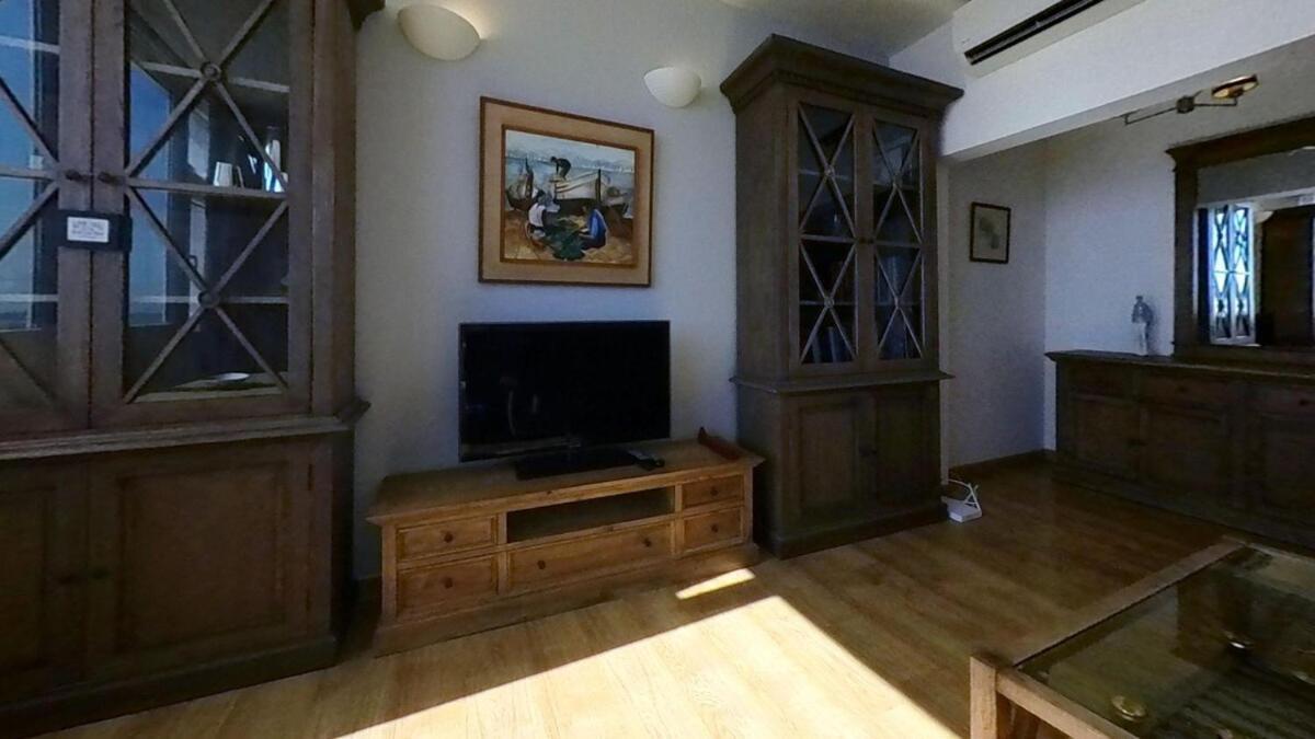 New Sunrise Beachfront Apartment, 4 Guest, Over 50s Only