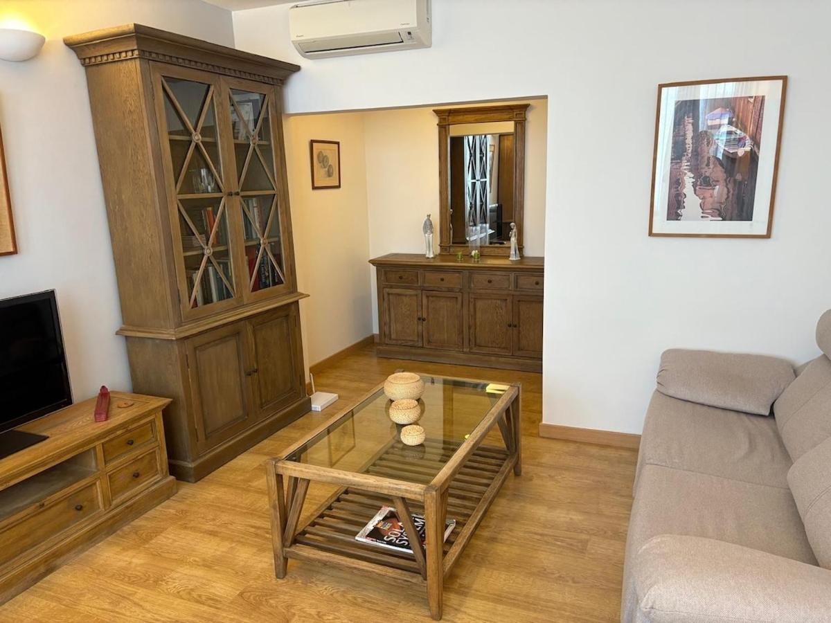 New Sunrise Beachfront Apartment, 4 Guest, Over 50s Only *