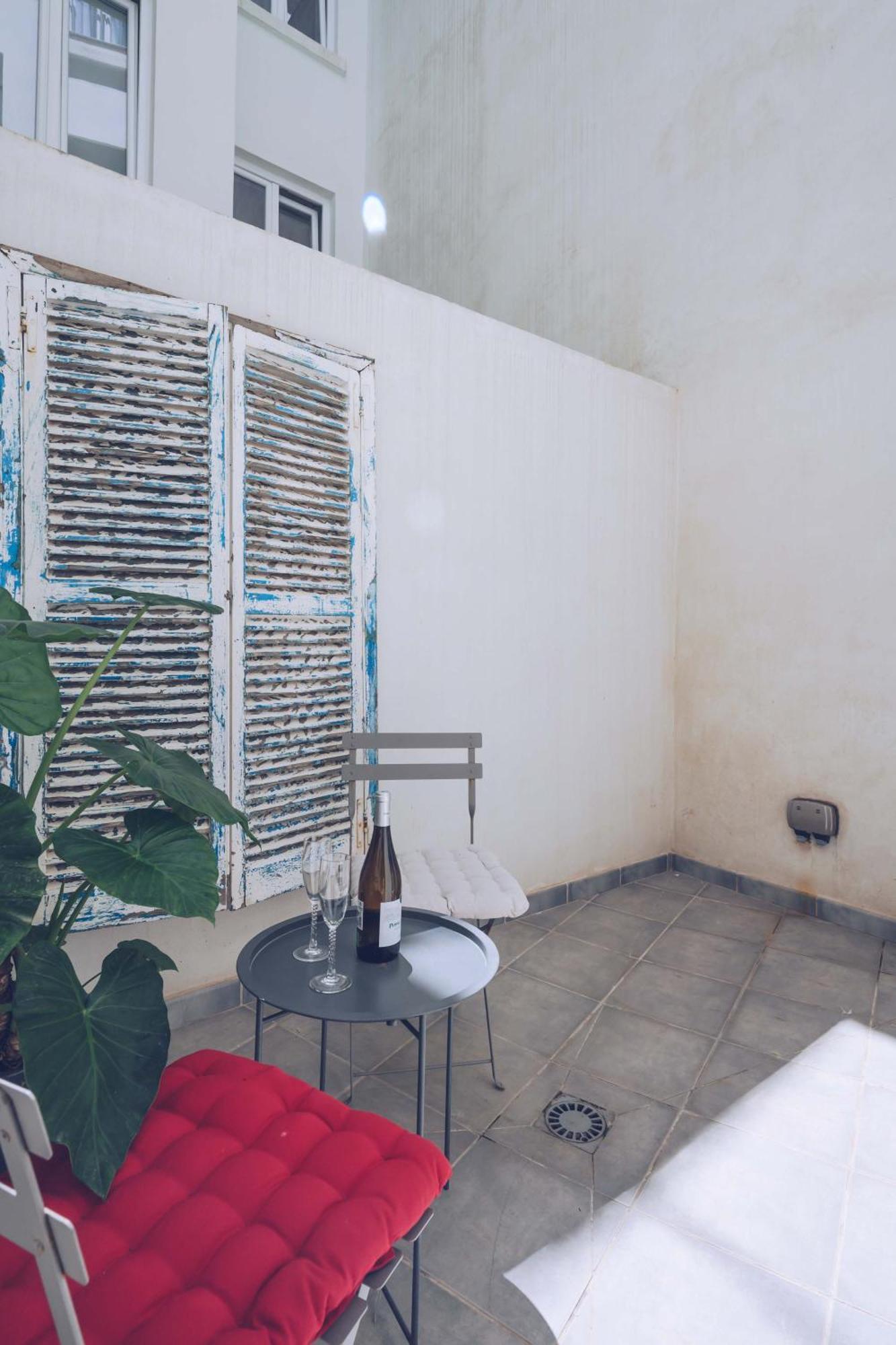 1br W Private Patio In The Nook Your Quiet Refuge Gibraltar