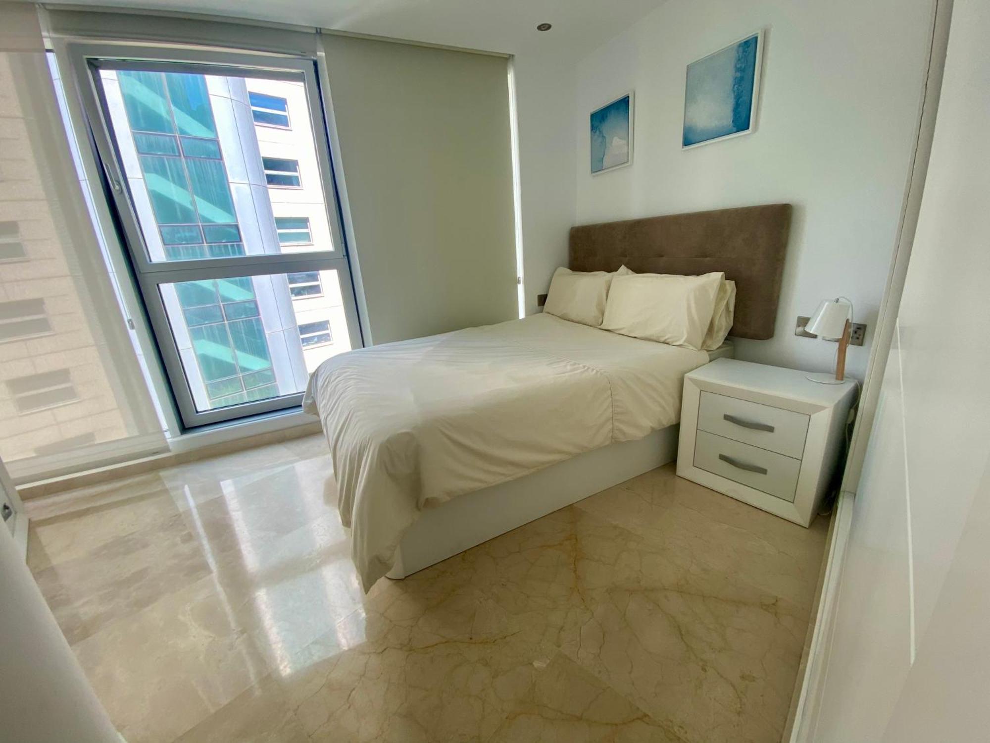 Luxury Stay, - Style Pools & - Prime Gibraltar