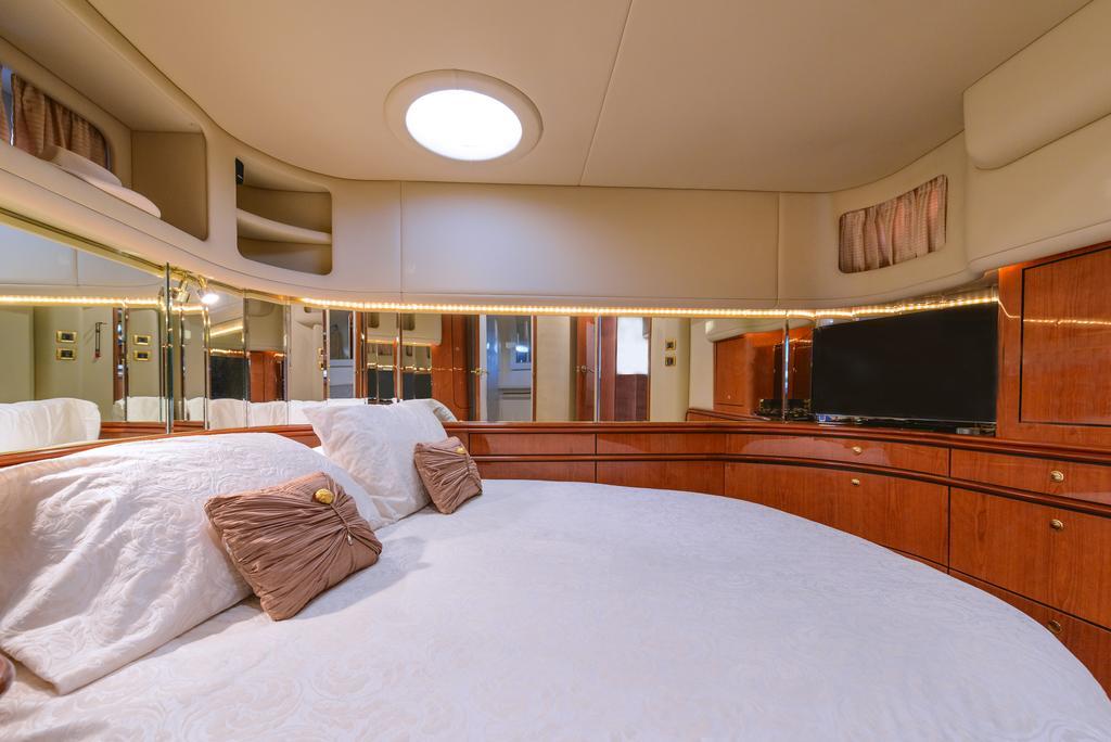 Luxury Yacht Gibraltar