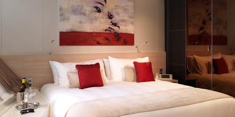 Sunborn Hotel