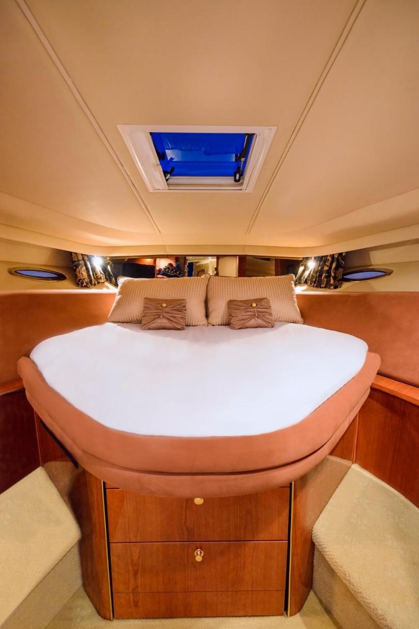Luxury Yacht *