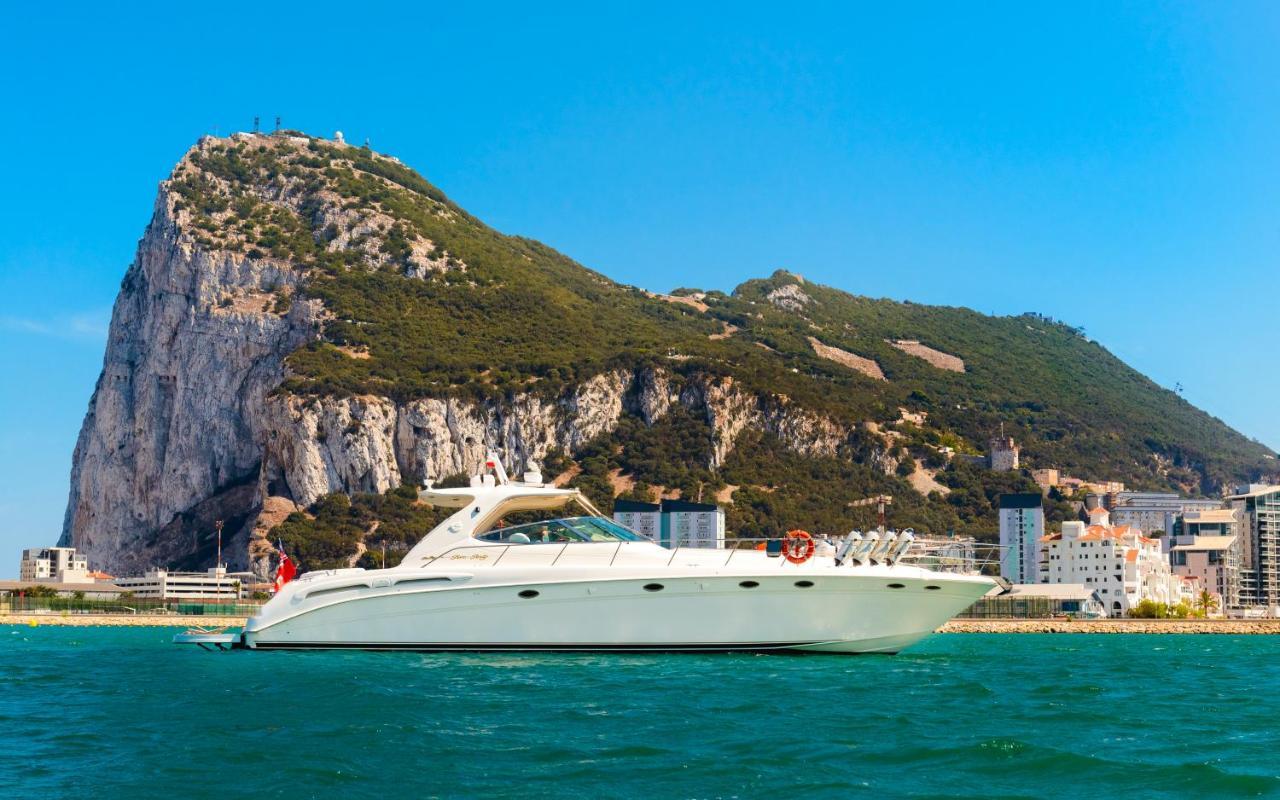 Hotel en barco Luxury Yacht Gibraltar