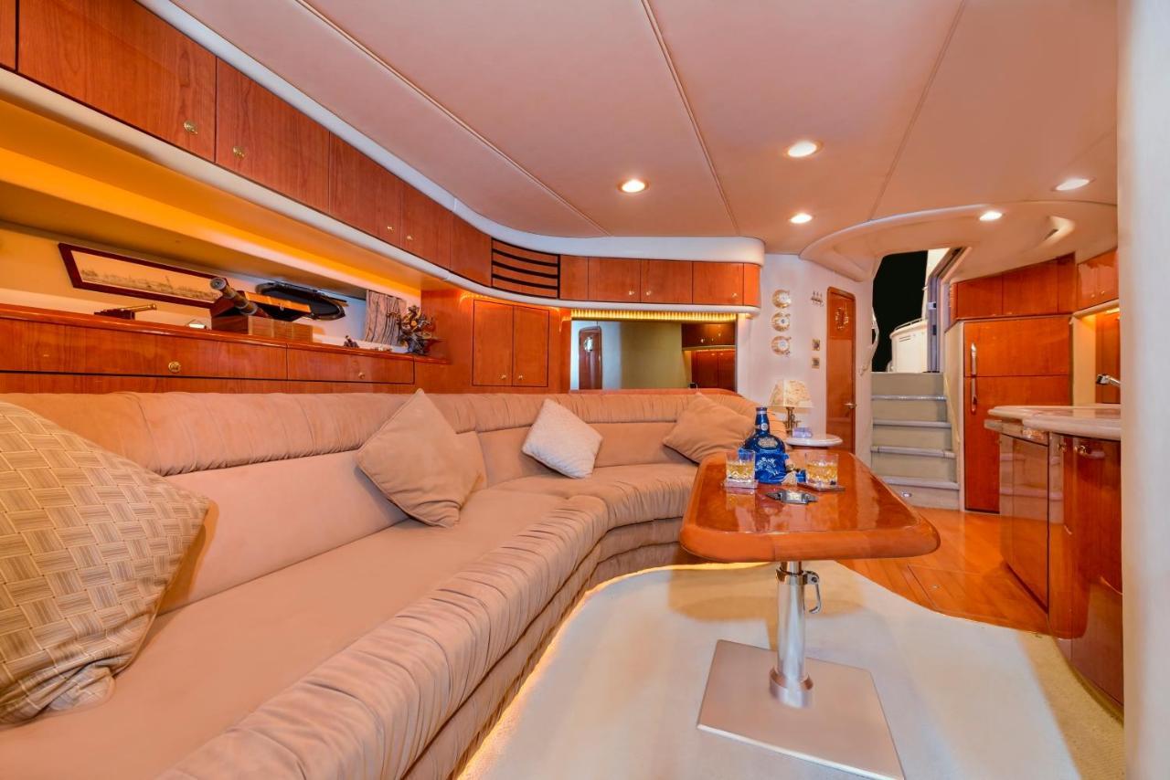 Luxury Yacht Hotel en barco