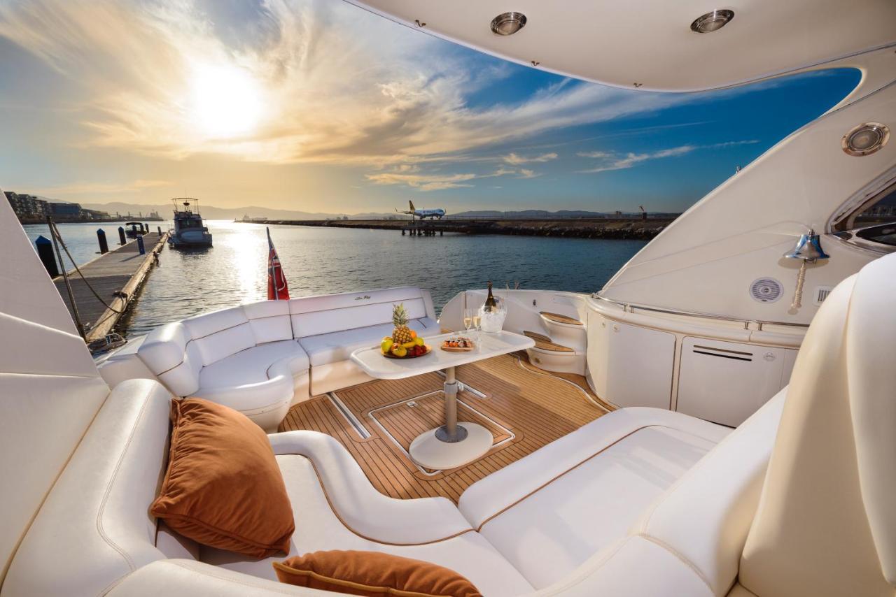 Hotel en barco Luxury Yacht