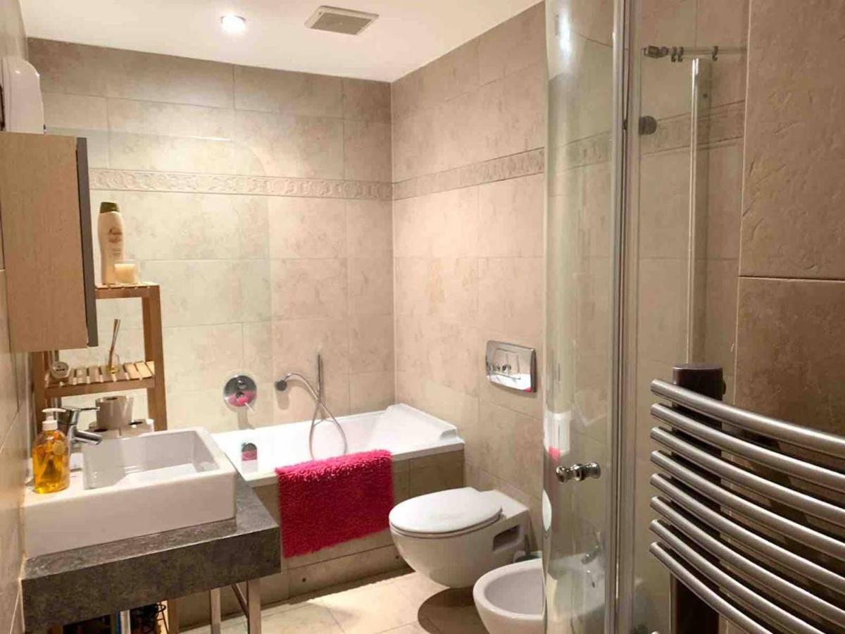Swimming Pools In Ocean Village - 2 Bed 2 Bath Rock View