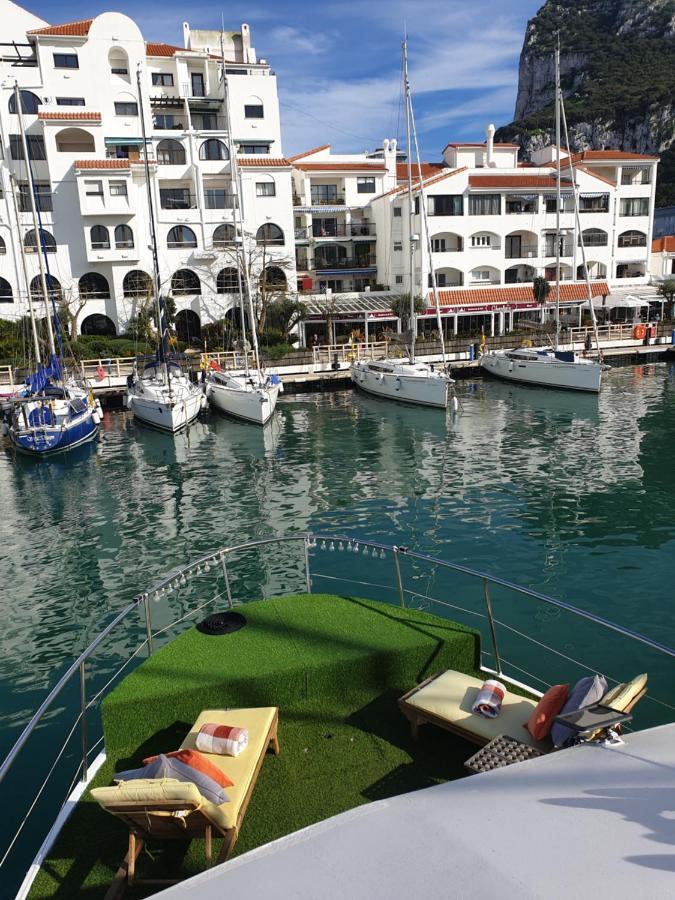 Botel Jasmine Coral Jay Boutique Boatel Ocean Village *