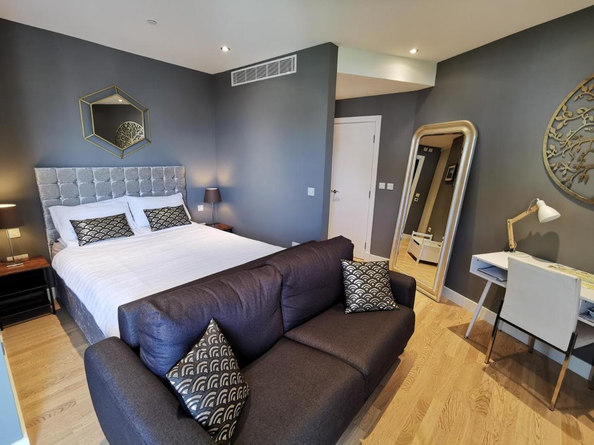 Kings Wharf Quay29 - Large With 3 Pools - Gym - Rock Views - And Short Let In * Gibraltar