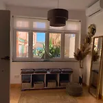 2Br Maisonette 1 Min Walking From The Sea