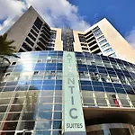Fabulous Studio Apartment With Aircon, Parking And Terrace Ocean View