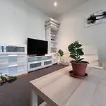 Deluxe 1-Bed Apartment In The City Centre