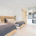 The Residence City Centre - Modern Family Apartment With Rooftop Pool & Terrace - Children Stay For Free