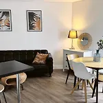 Stunning City Centre Penthouse With Private Balcony - Grand Central House