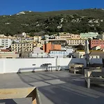 Sleek Oasis In The Heart Of Gibraltar - Sleeps 6