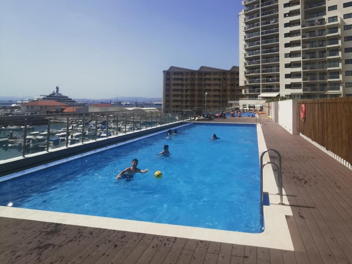 Apartamento Kings Wharf Studio: Retreat With Pools And Gym