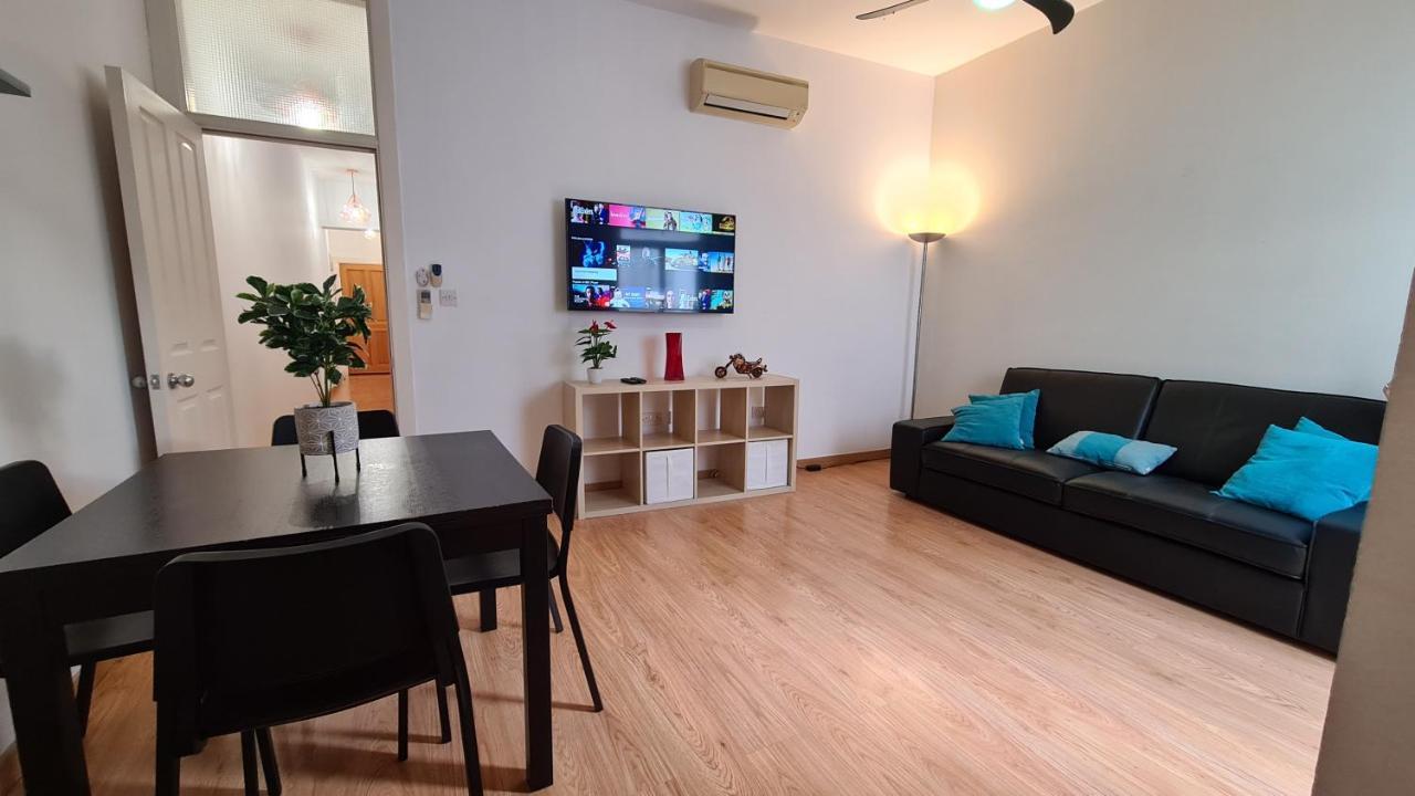2 Bedroom Flat On Main Street Apartamento