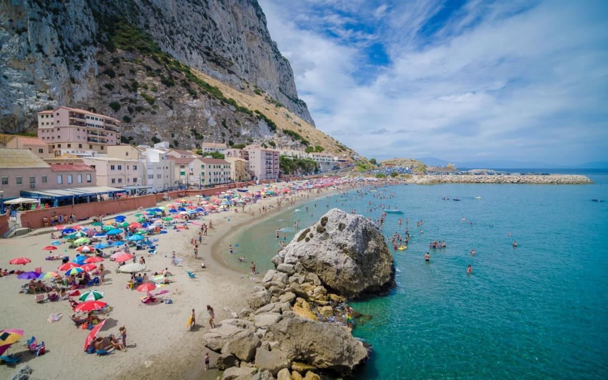 2br Maisonette 1 Min Walking From The Sea * Gibraltar