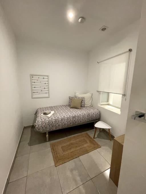 2br In The Zoko Contemporary And Convenient Apartment