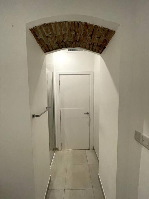 Apartment 2br In The Zoko Contemporary And Convenient
