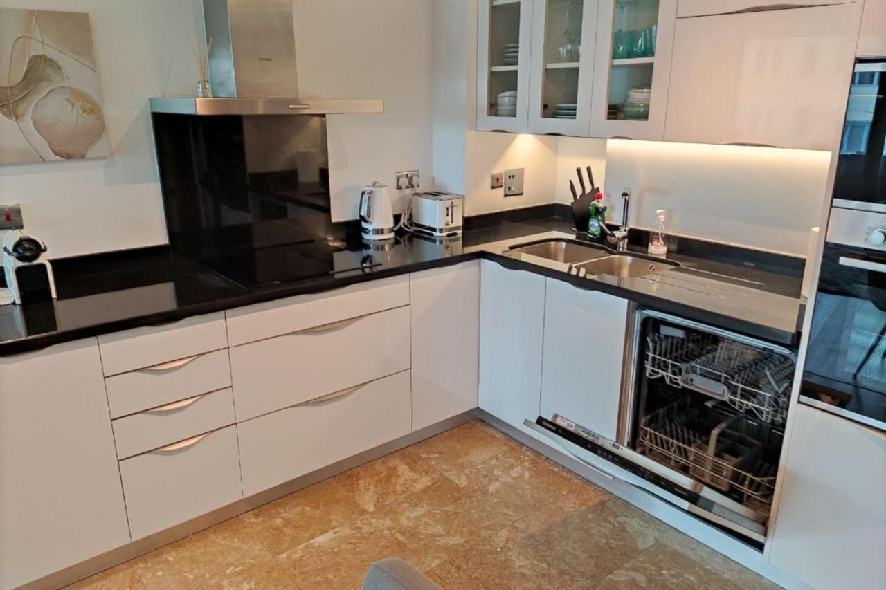 Seaside Serenity Oasis - High Floor - Stunning Views Apartment *