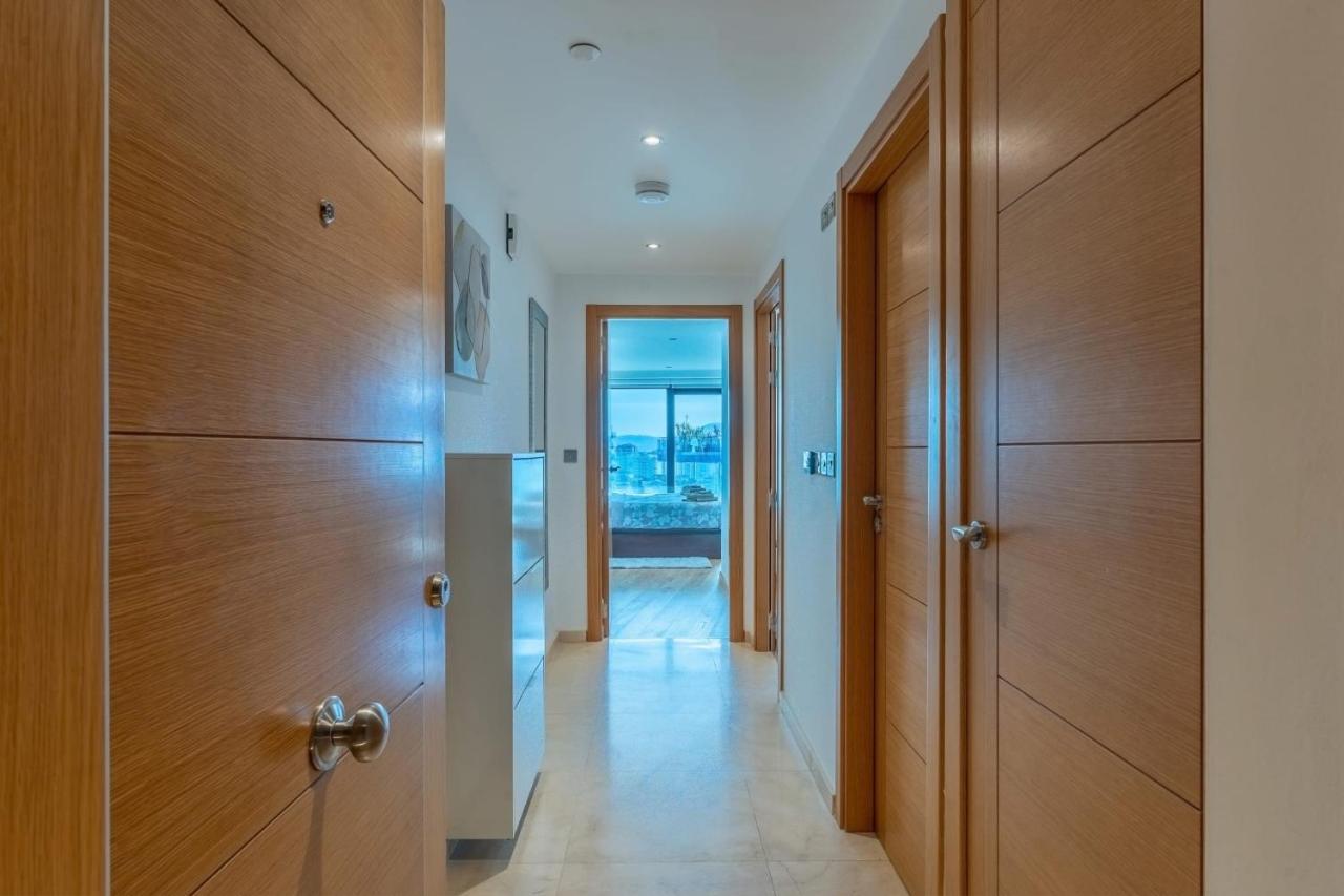 Seaside Serenity Oasis - High Floor - Stunning Views Apartment