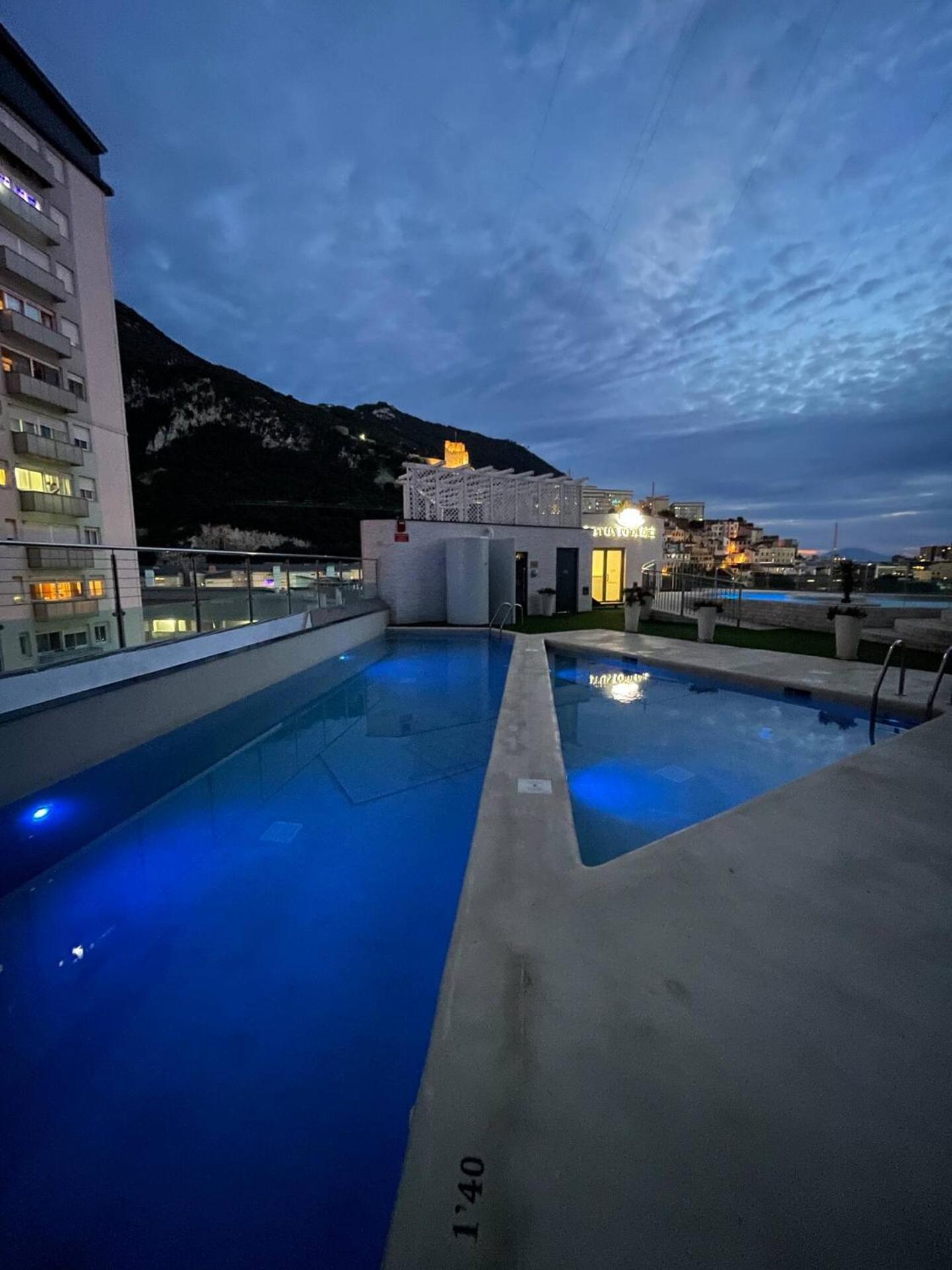 Apartment Urban Oasis At Luxurious Ocean Village Gibraltar