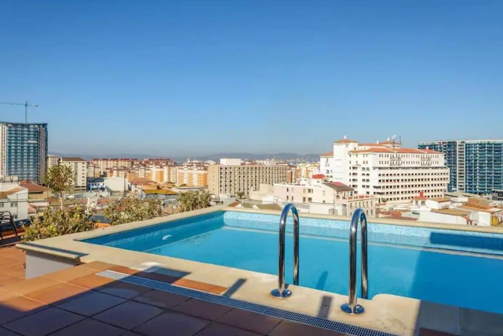 Apartamento The Centre - Modern Family With Rooftop Pool & Terrace - Children For Free