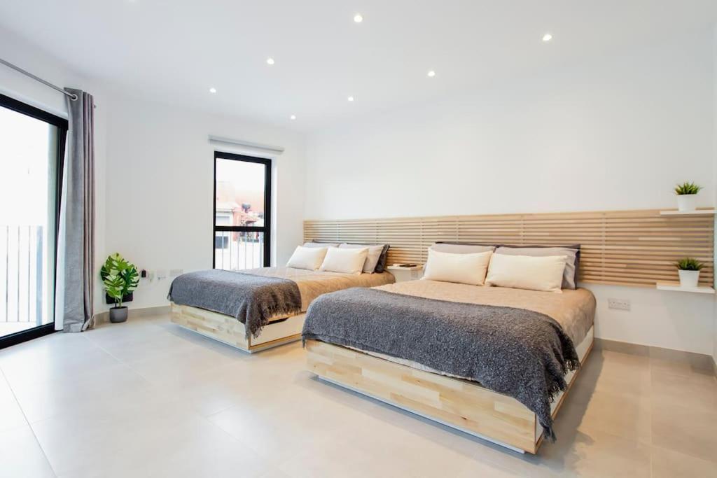 Apartamento The Centre - Modern Family With Rooftop Pool & Terrace - Children For Free *
