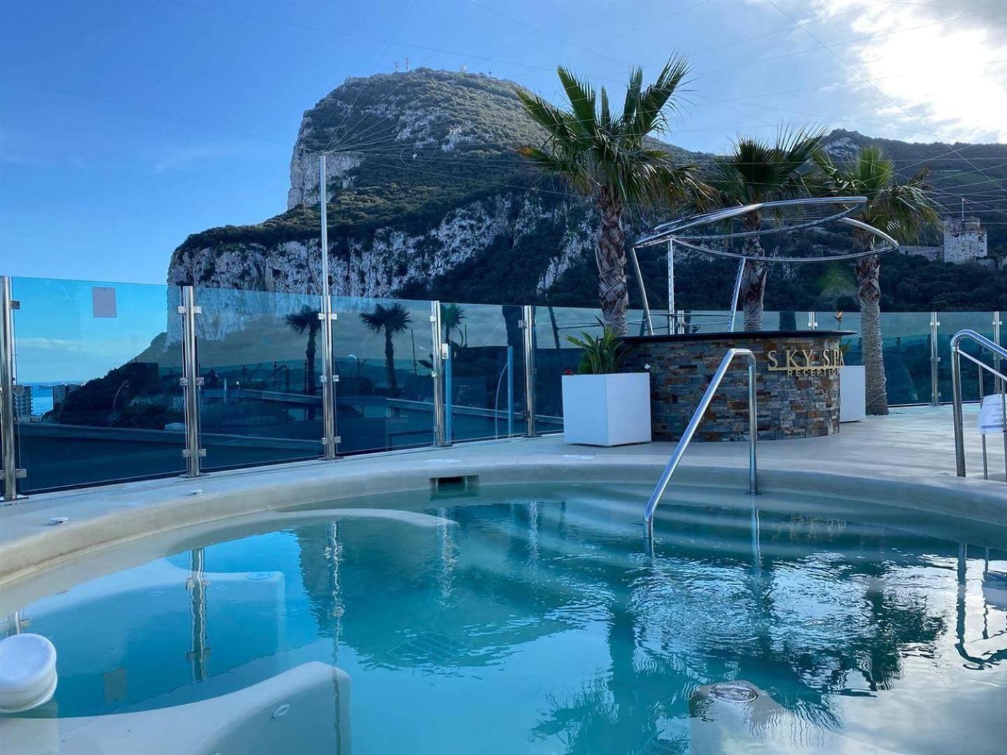 Urban Oasis At Luxurious Ocean Village * Gibraltar
