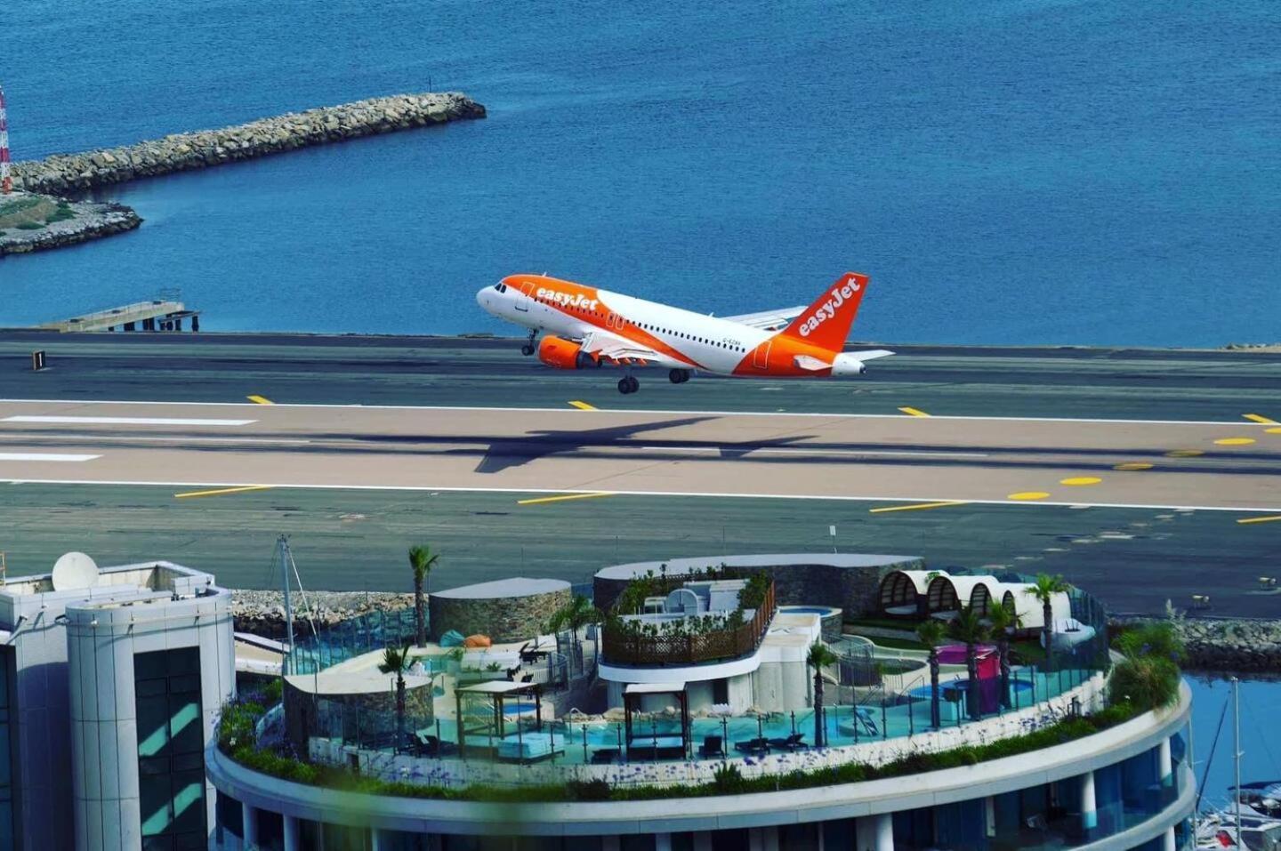 Urban Oasis At Luxurious Ocean Village Gibraltar