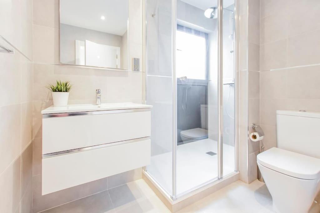 Apartamento The Centre - Modern Family With Rooftop Pool & Terrace - Children For Free *